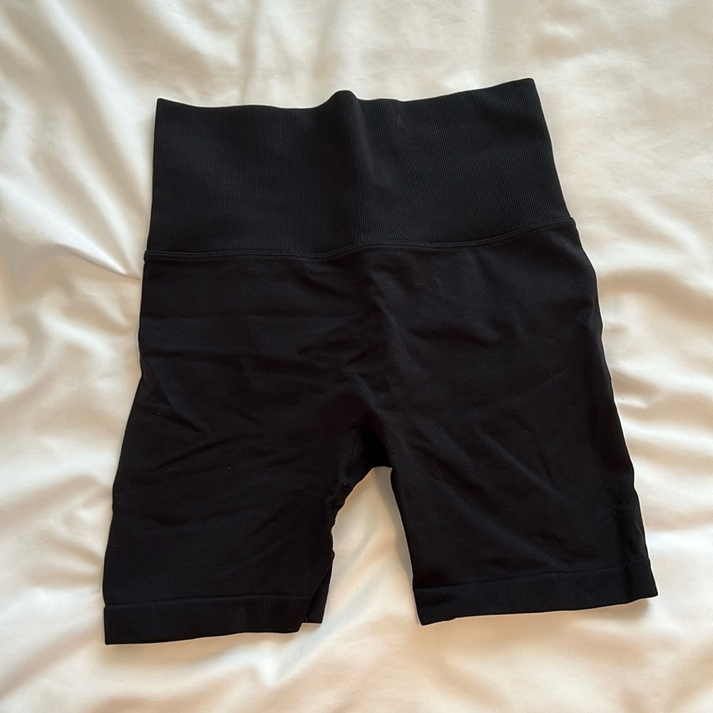 SHEIN black booty focused biker shorts size small barely worn